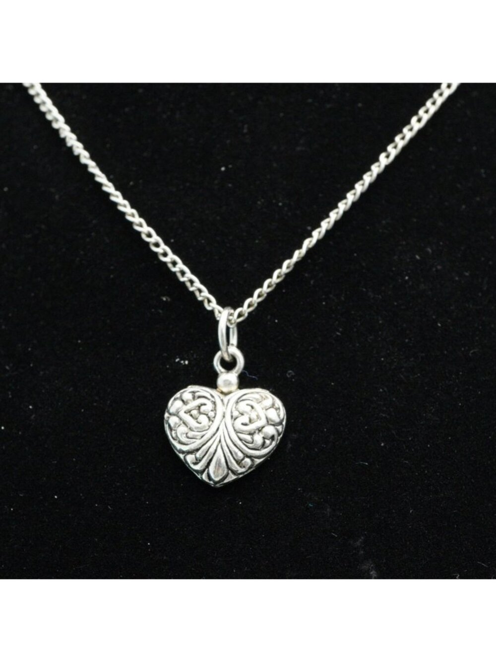 Vintage Silver Tone Ornate Heart Pendant Necklace 17-Inch Chain